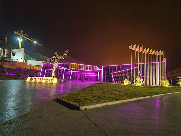 城市亮化是现代城市建设的重要组成部分，它不仅可以美化城市的夜景，还能提升城市的整体形象。随着科技的不断进步，城市亮化也得到了更多的关注和创新。本文将介绍一些关于城市亮化的创意和技术，帮助读者了解索县城市亮化的重要性以及如何进行索县城市亮化的规划和实施。